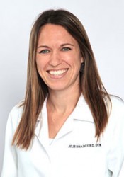 Dr. Julie Bradford (Fairway animal hospital) | Animal Clinic | Pet Medicus
